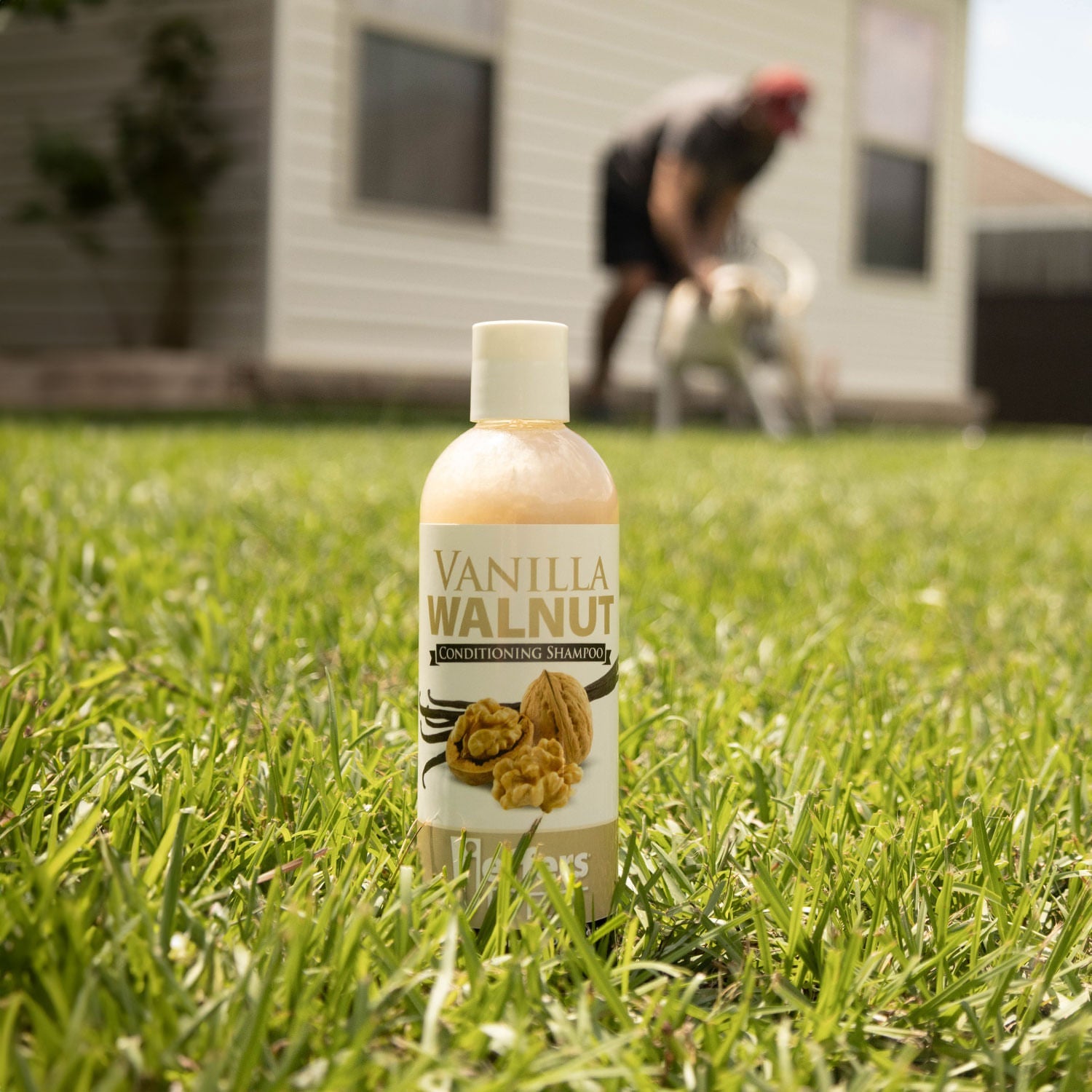 Image of Jeffers Pet Vanilla Walnut Exfoliating Dog & Cat Conditioning Shampoo